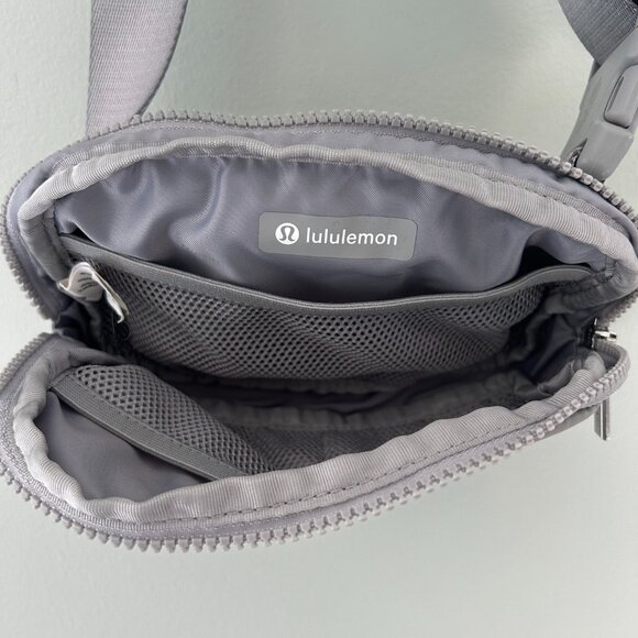 Lululemon Athletica Everyday Belt Bag 1L Silver - Picture 7 of 9